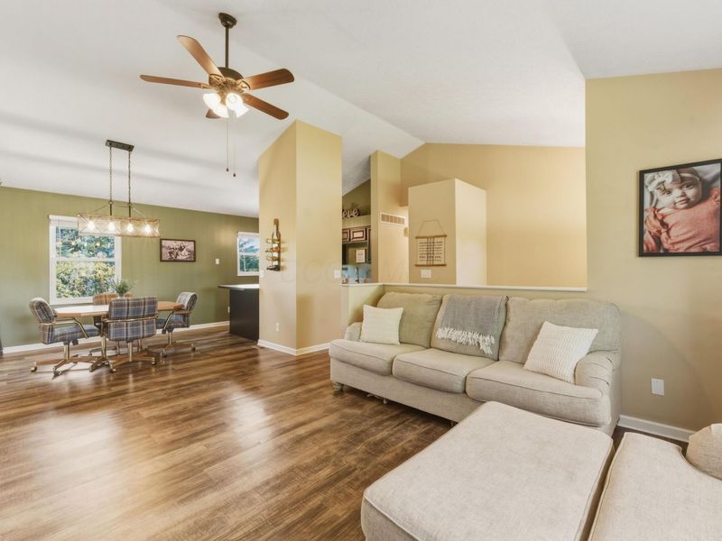5593 Reebok Drive , Hilliard, OH 43026 Photo 11