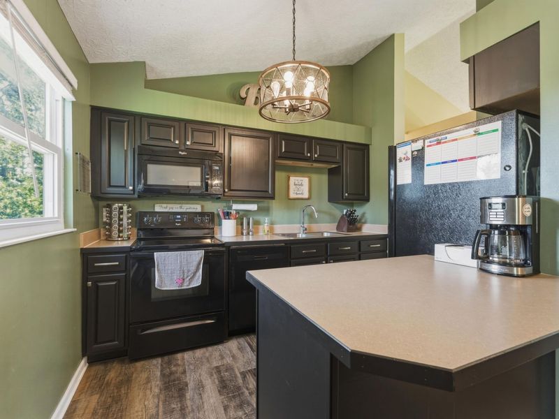 5593 Reebok Drive , Hilliard, OH 43026 Photo 13