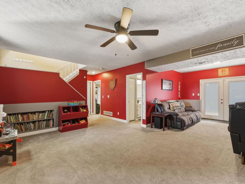 5593 Reebok Drive , Hilliard, OH 43026 Photo 27