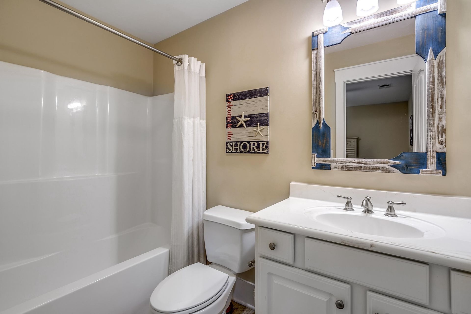 4914 Cinzia Ln. Photo 5
