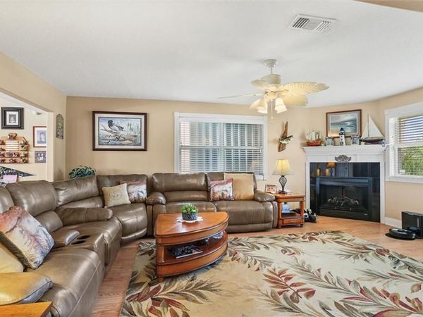 121 BRUSHFIRE Lane , Slidell, LA 70458