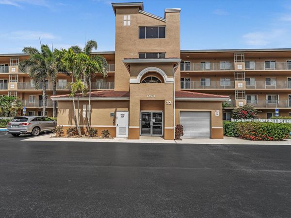 12511 Imperial Isle Drive, Unit 402, Boynton Beach, FL 33437
