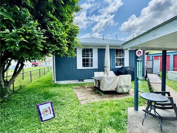67 Harrisburg Avenue, Chapmanville, WV 25508