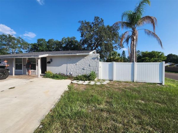 8518 WOODLAKE DRIVE , TAMPA, FL 33615