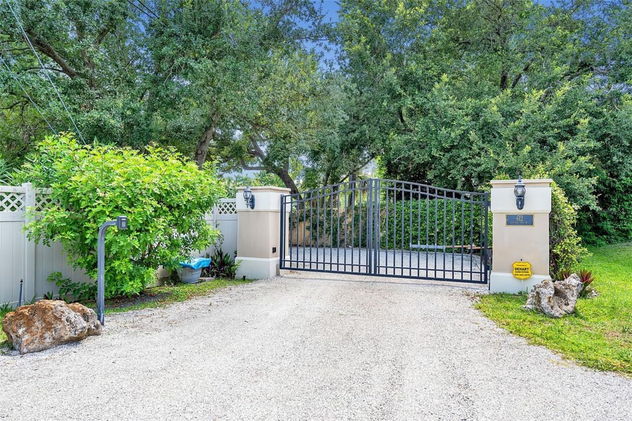 612 Laurel Road W, Nokomis, FL 34275 Photo