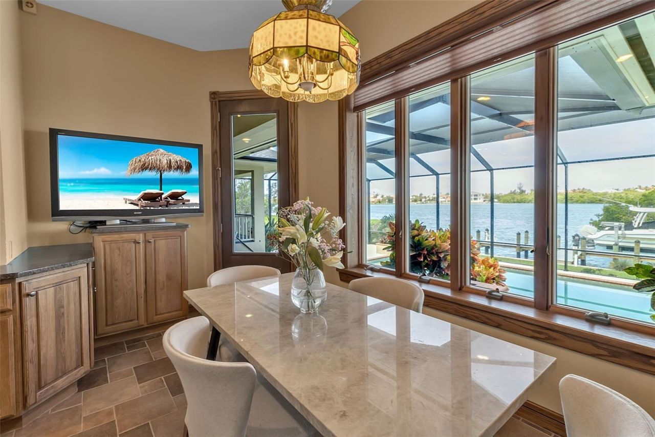 612 Laurel Road W, Nokomis, FL 34275 Photo