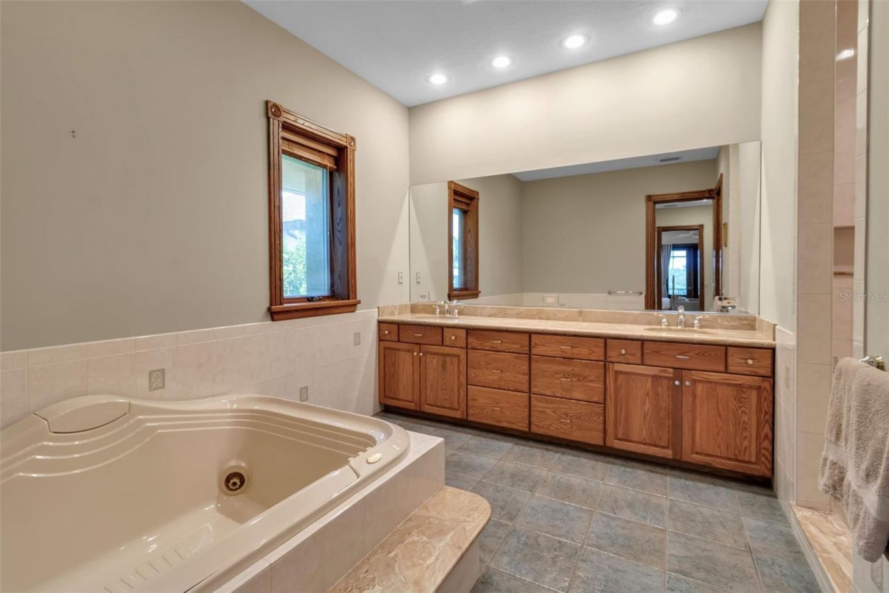 612 Laurel Road W, Nokomis, FL 34275 Photo