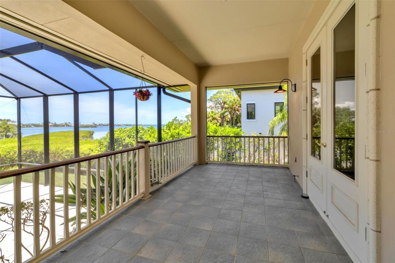 612 Laurel Road W, Nokomis, FL 34275 Photo