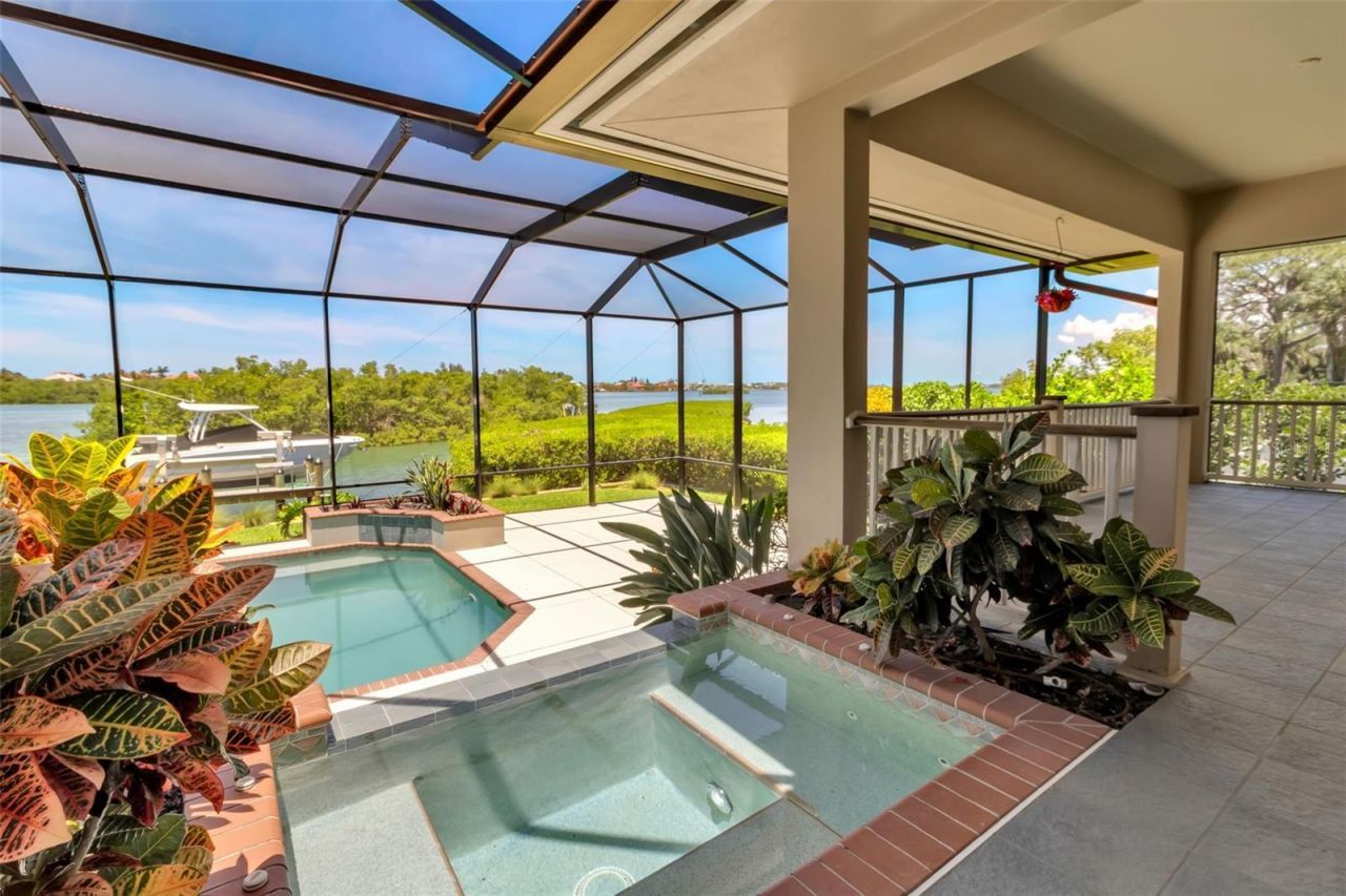 612 Laurel Road W, Nokomis, FL 34275 Photo