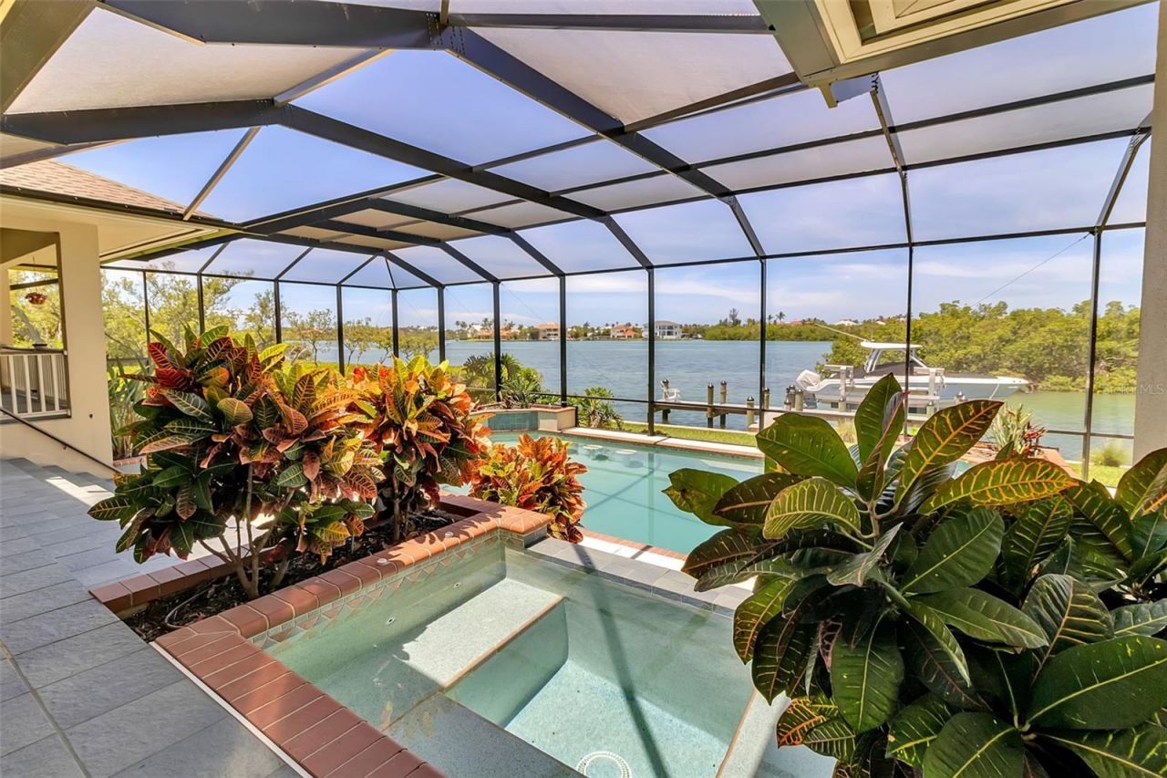612 Laurel Road W, Nokomis, FL 34275 Photo