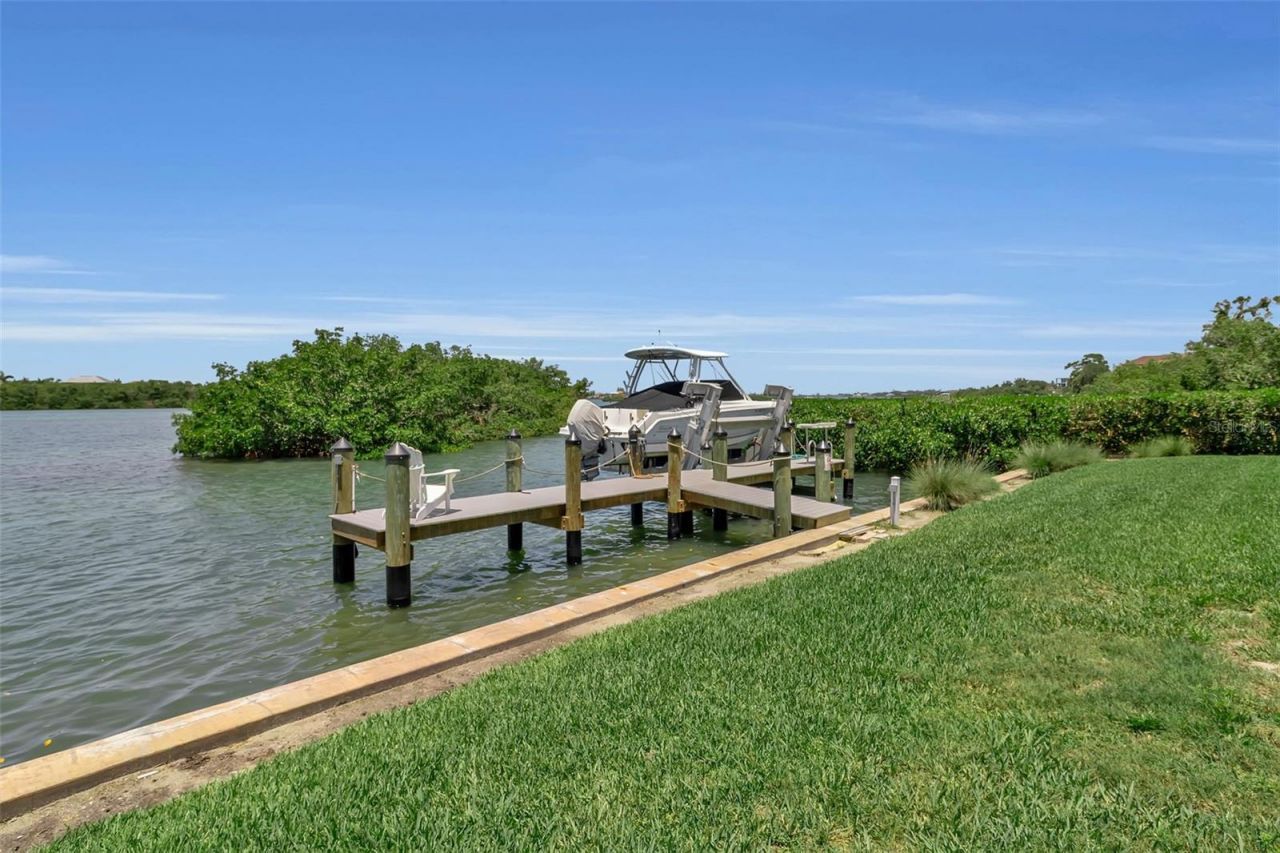 612 Laurel Road W, Nokomis, FL 34275 Photo