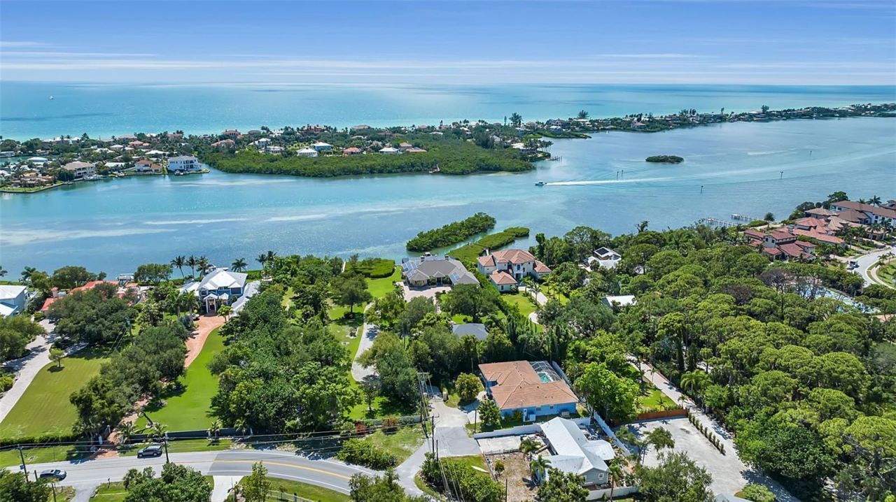 612 Laurel Road W, Nokomis, FL 34275 Photo