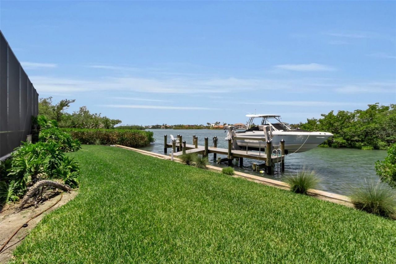612 Laurel Road W, Nokomis, FL 34275 Photo