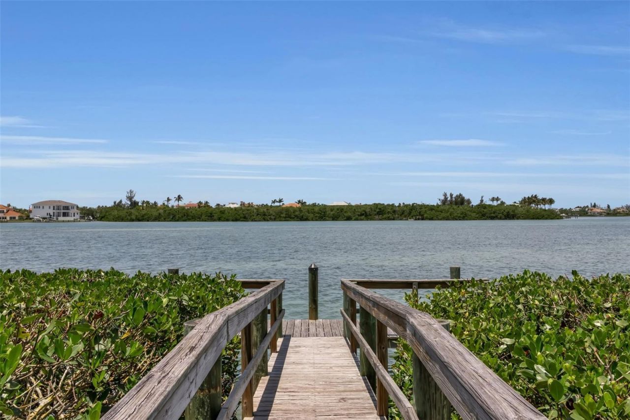 612 Laurel Road W, Nokomis, FL 34275 Photo