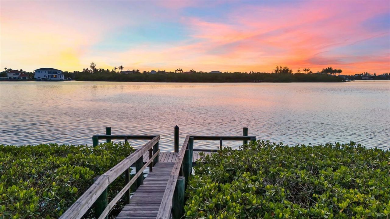 612 Laurel Road W, Nokomis, FL 34275 Photo