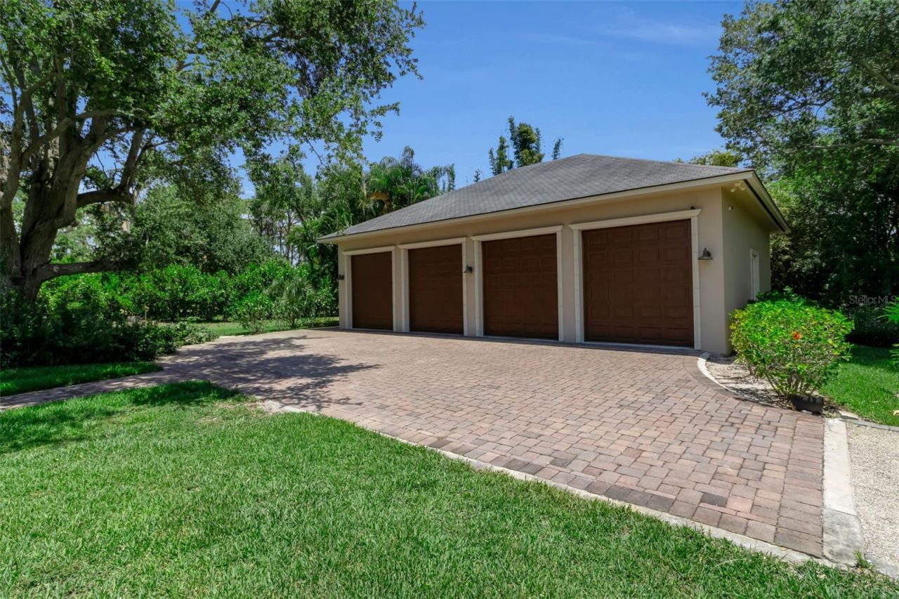 612 Laurel Road W, Nokomis, FL 34275 Photo