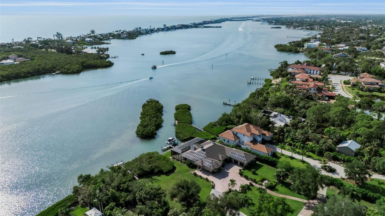 612 Laurel Road W, Nokomis, FL 34275 Photo