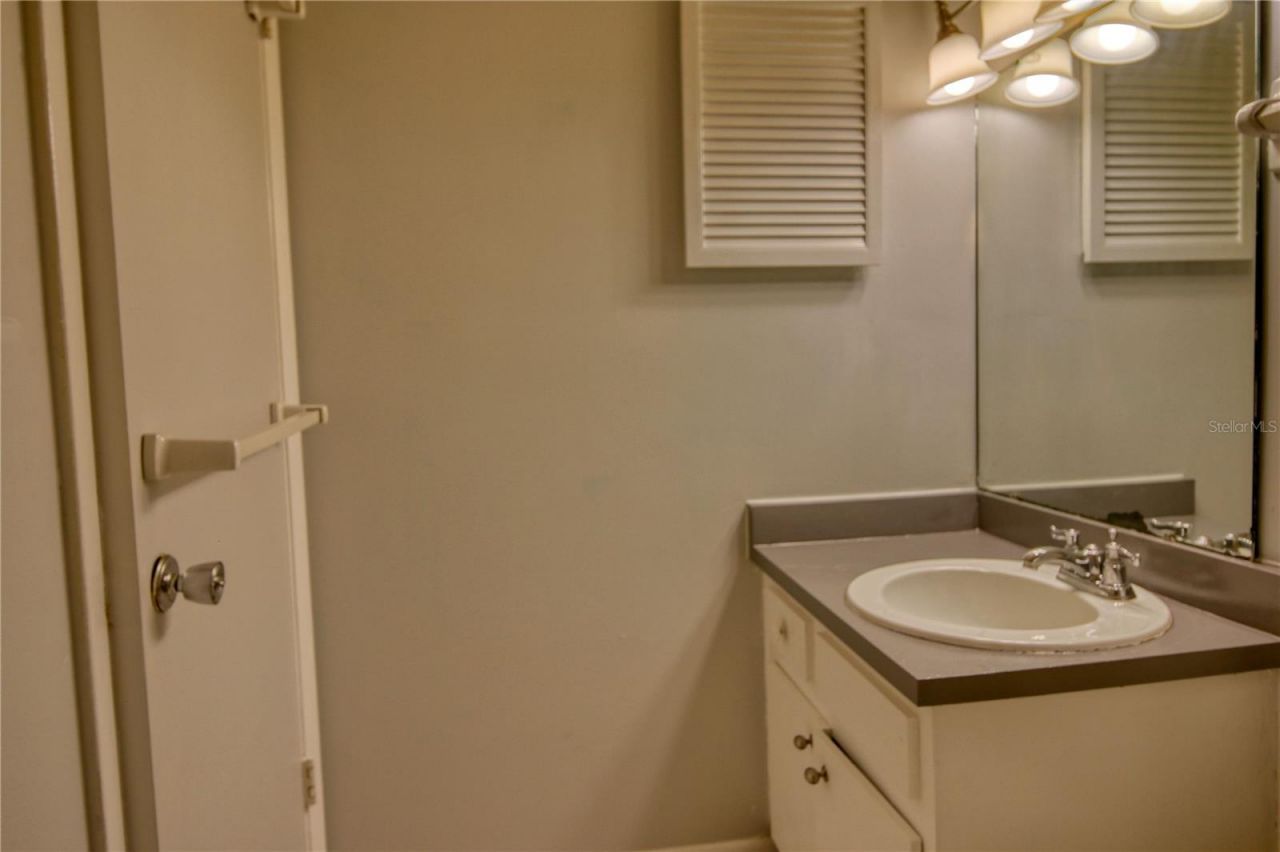 3658 Lake Bayshore Drive , Unit 320, Bradenton, FL 34205 Photo