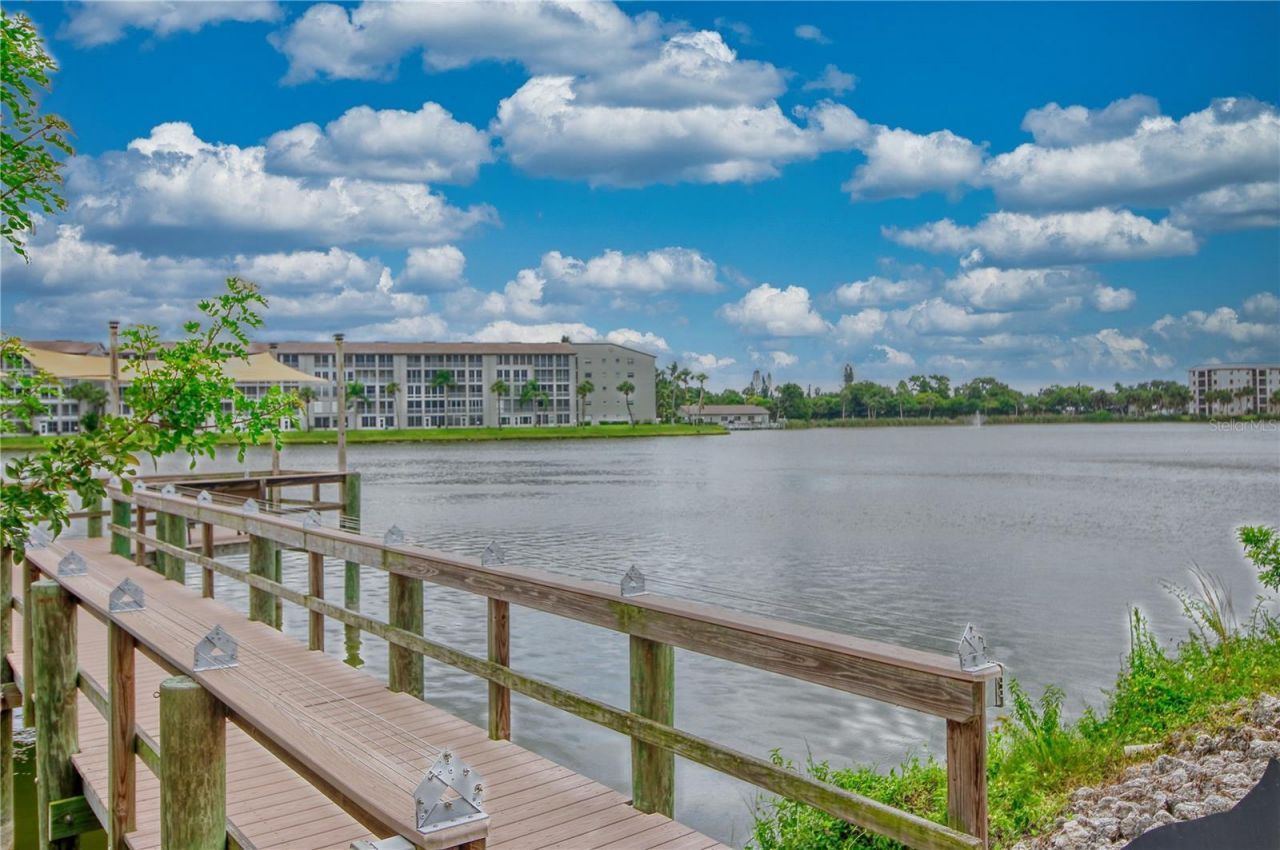 3658 Lake Bayshore Drive , Unit 320, Bradenton, FL 34205 Photo