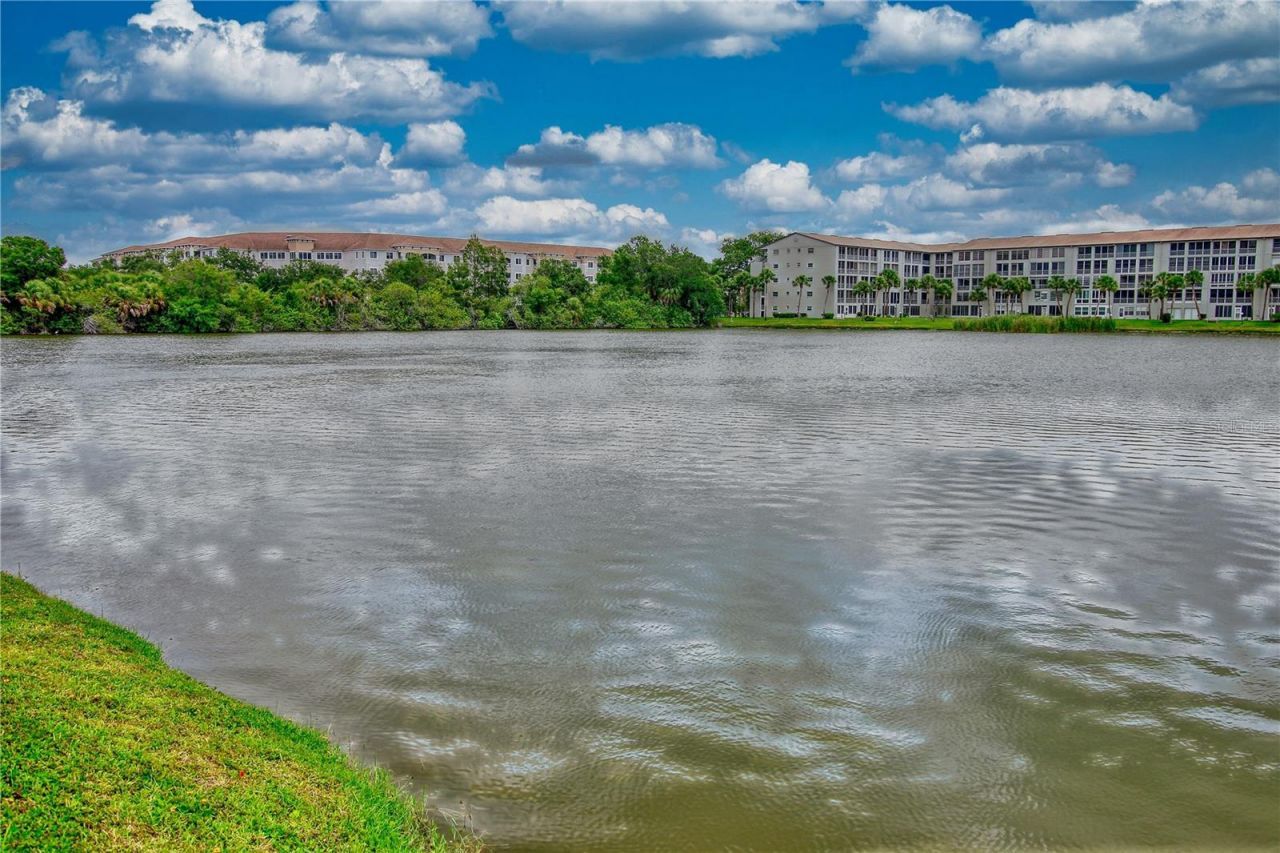3658 Lake Bayshore Drive , Unit 320, Bradenton, FL 34205 Photo