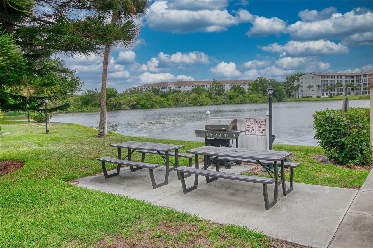 3658 Lake Bayshore Drive , Unit 320, Bradenton, FL 34205 Photo