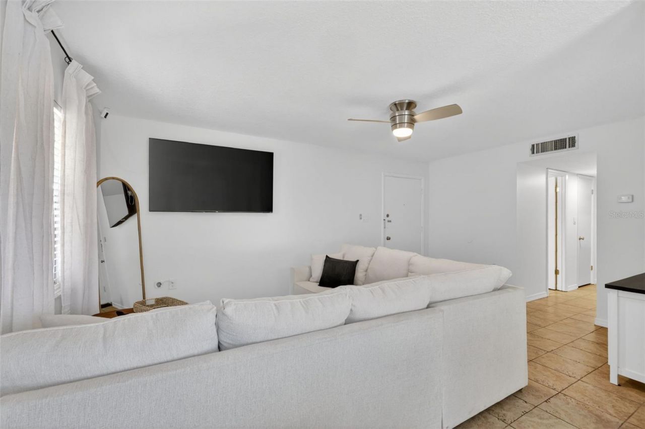1112 W Main Street , Unit E7, Leesburg, FL 34748 Photo