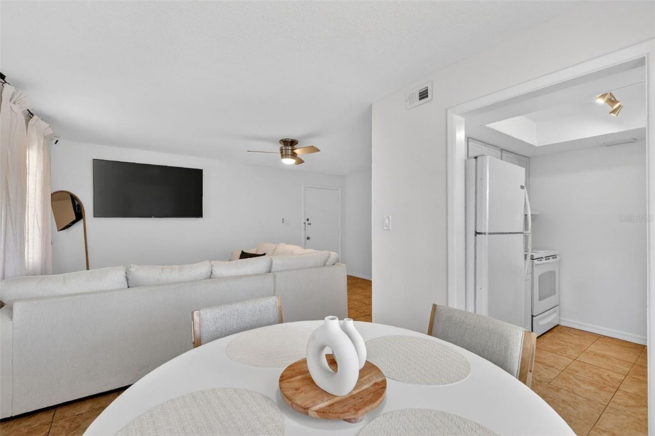 1112 W Main Street , Unit E7, Leesburg, FL 34748 Photo