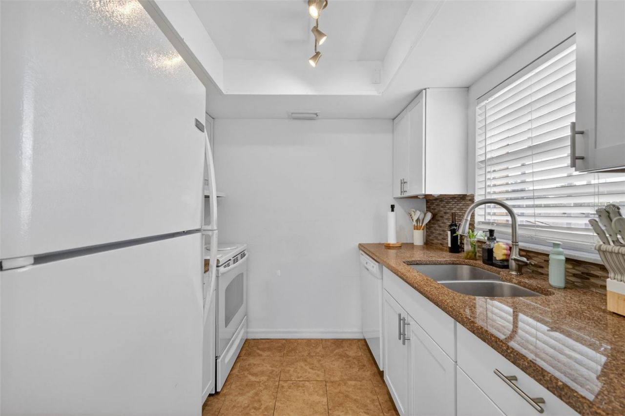 1112 W Main Street , Unit E7, Leesburg, FL 34748 Photo