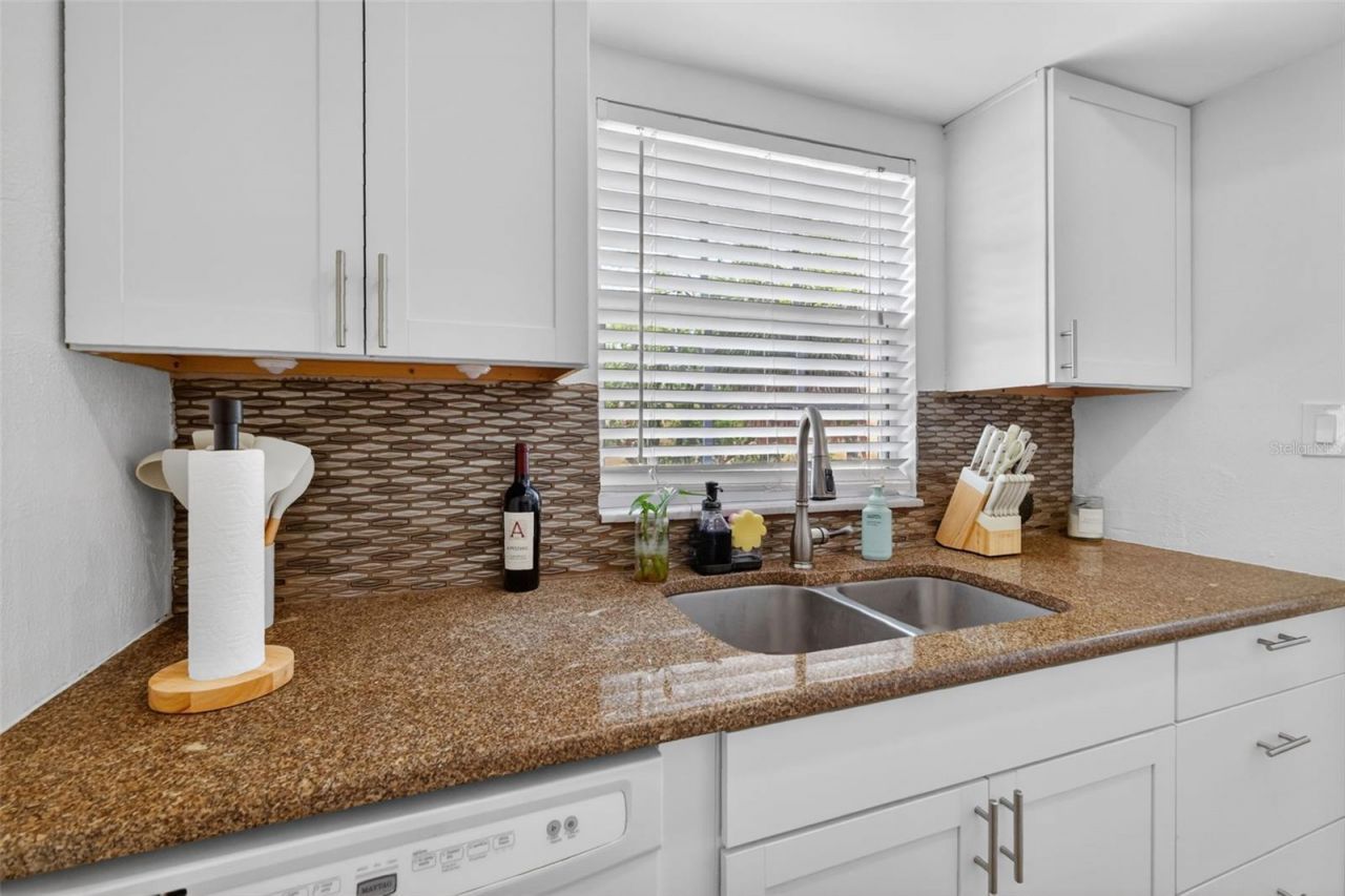 1112 W Main Street , Unit E7, Leesburg, FL 34748 Photo