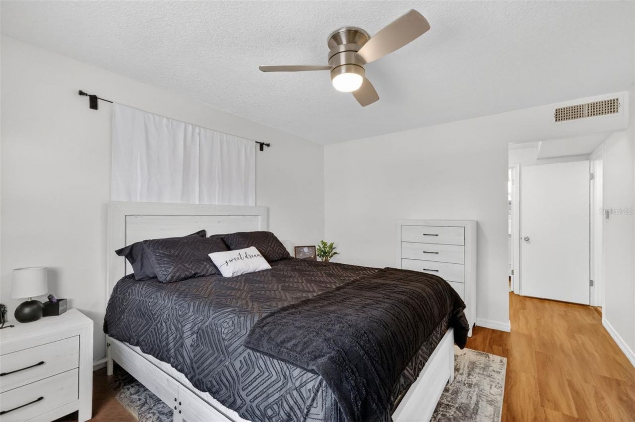 1112 W Main Street , Unit E7, Leesburg, FL 34748 Photo
