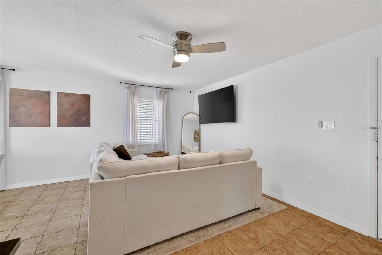 1112 W Main Street , Unit E7, Leesburg, FL 34748 Photo