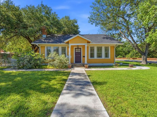 1232 Spruce ST, Lockhart, TX 78644