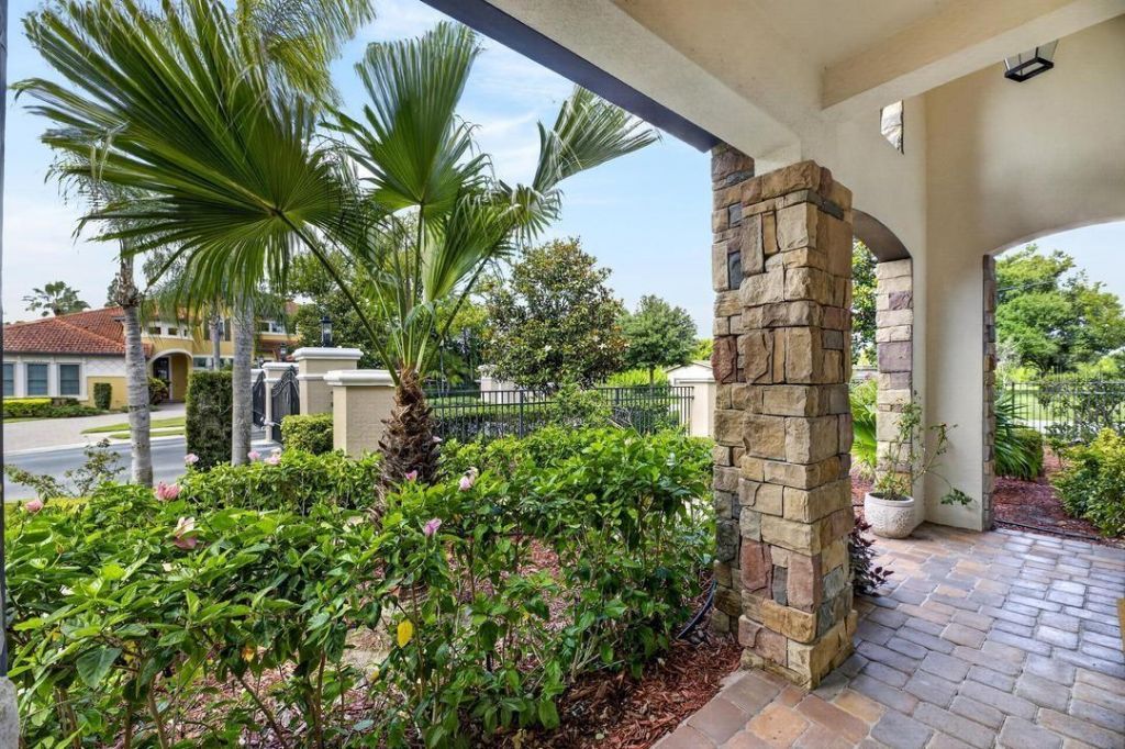 1823 Bella Casa Court, Tampa, FL 33618 Photo