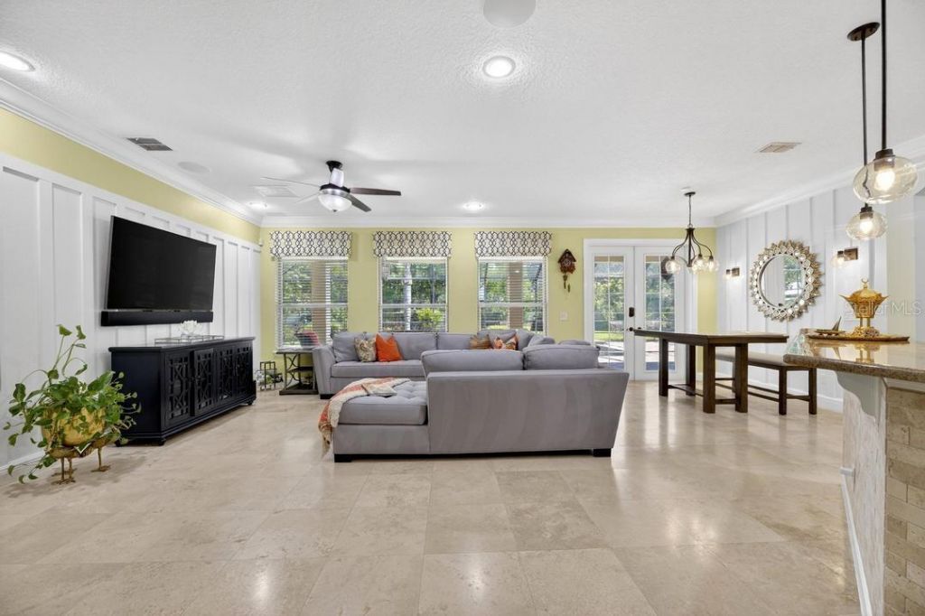 1823 Bella Casa Court, Tampa, FL 33618 Photo