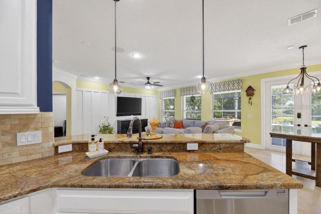 1823 Bella Casa Court, Tampa, FL 33618 Photo
