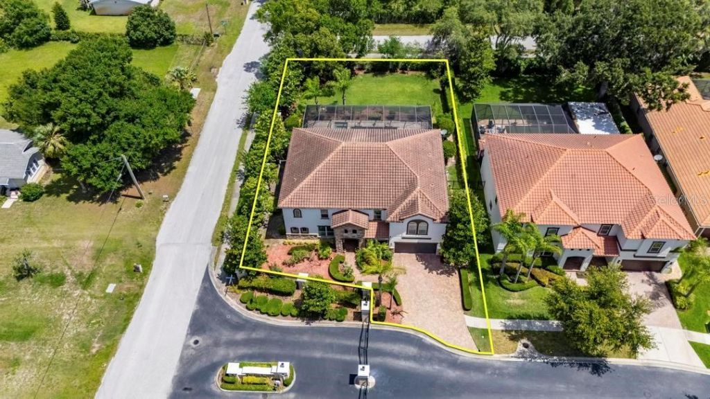 1823 Bella Casa Court, Tampa, FL 33618 Photo