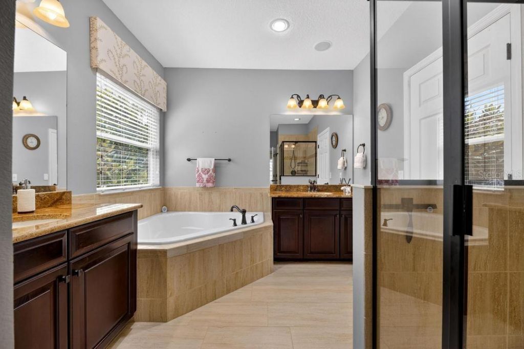 1823 Bella Casa Court, Tampa, FL 33618 Photo