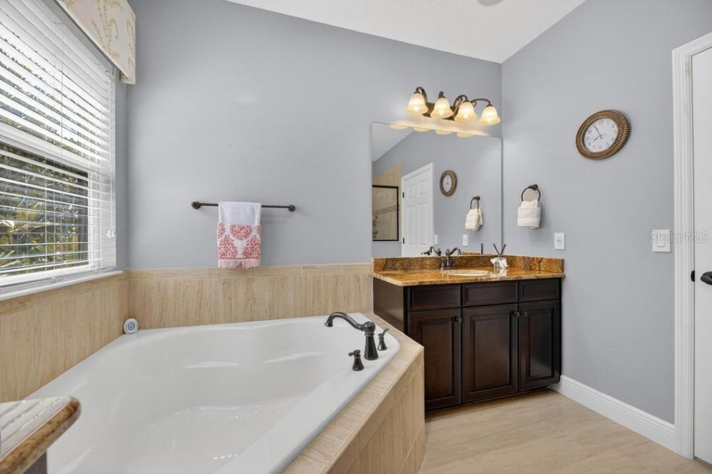 1823 Bella Casa Court, Tampa, FL 33618 Photo