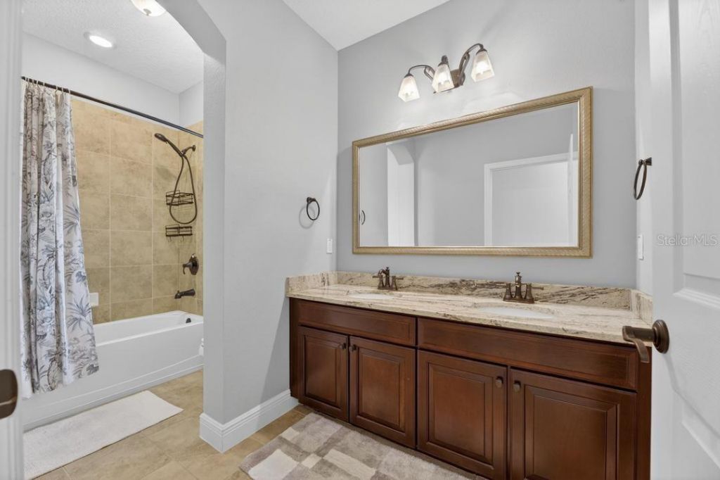 1823 Bella Casa Court, Tampa, FL 33618 Photo