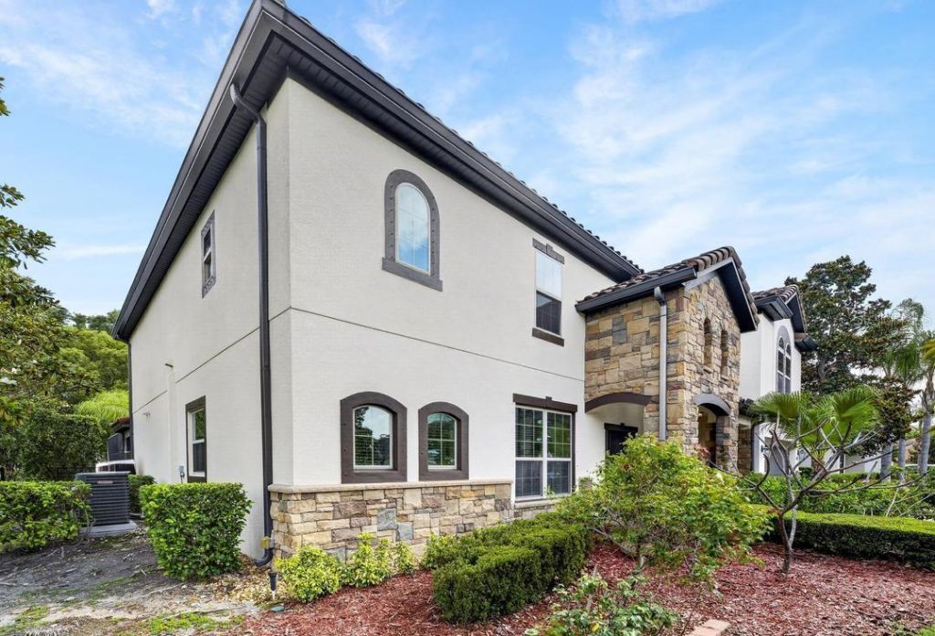 1823 Bella Casa Court, Tampa, FL 33618 Photo