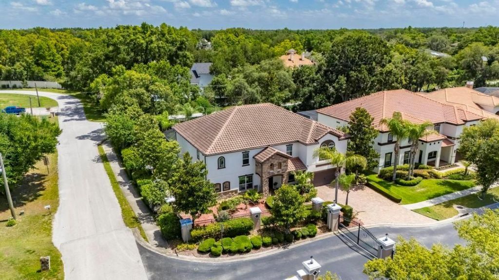 1823 Bella Casa Court, Tampa, FL 33618 Photo
