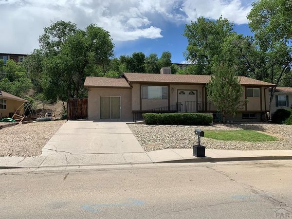 2215 Montezuma Dr, Pueblo, CO 81003