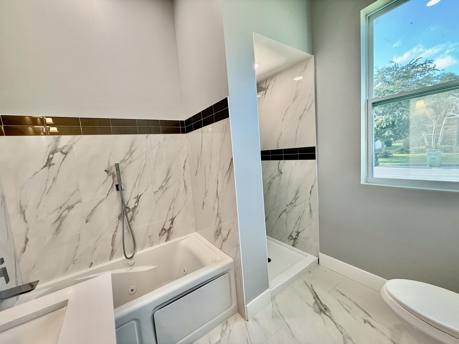 660 NE Moss Rose Place, Port Saint Lucie, FL 34983 Photo