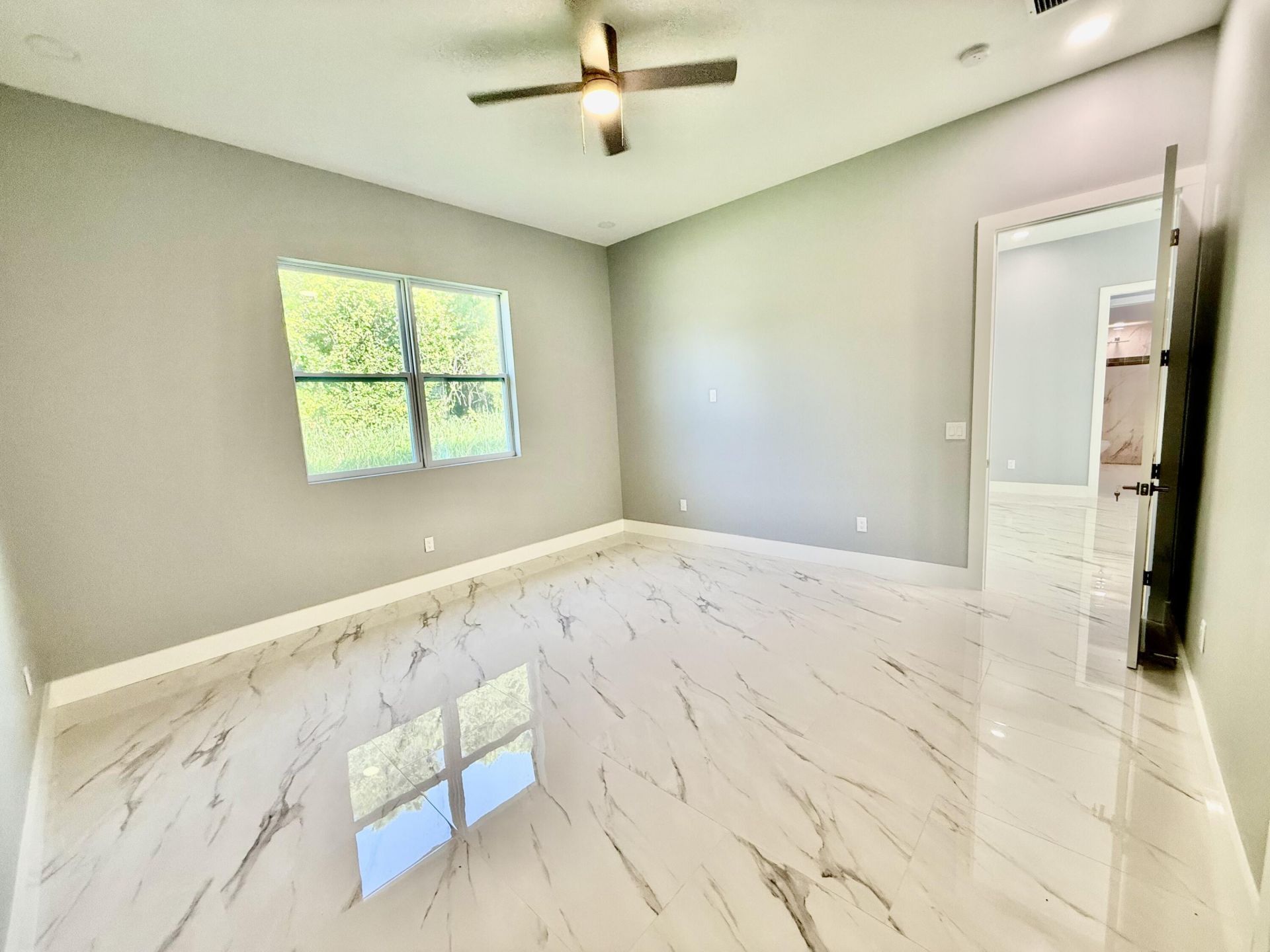 660 NE Moss Rose Place, Port Saint Lucie, FL 34983 Photo