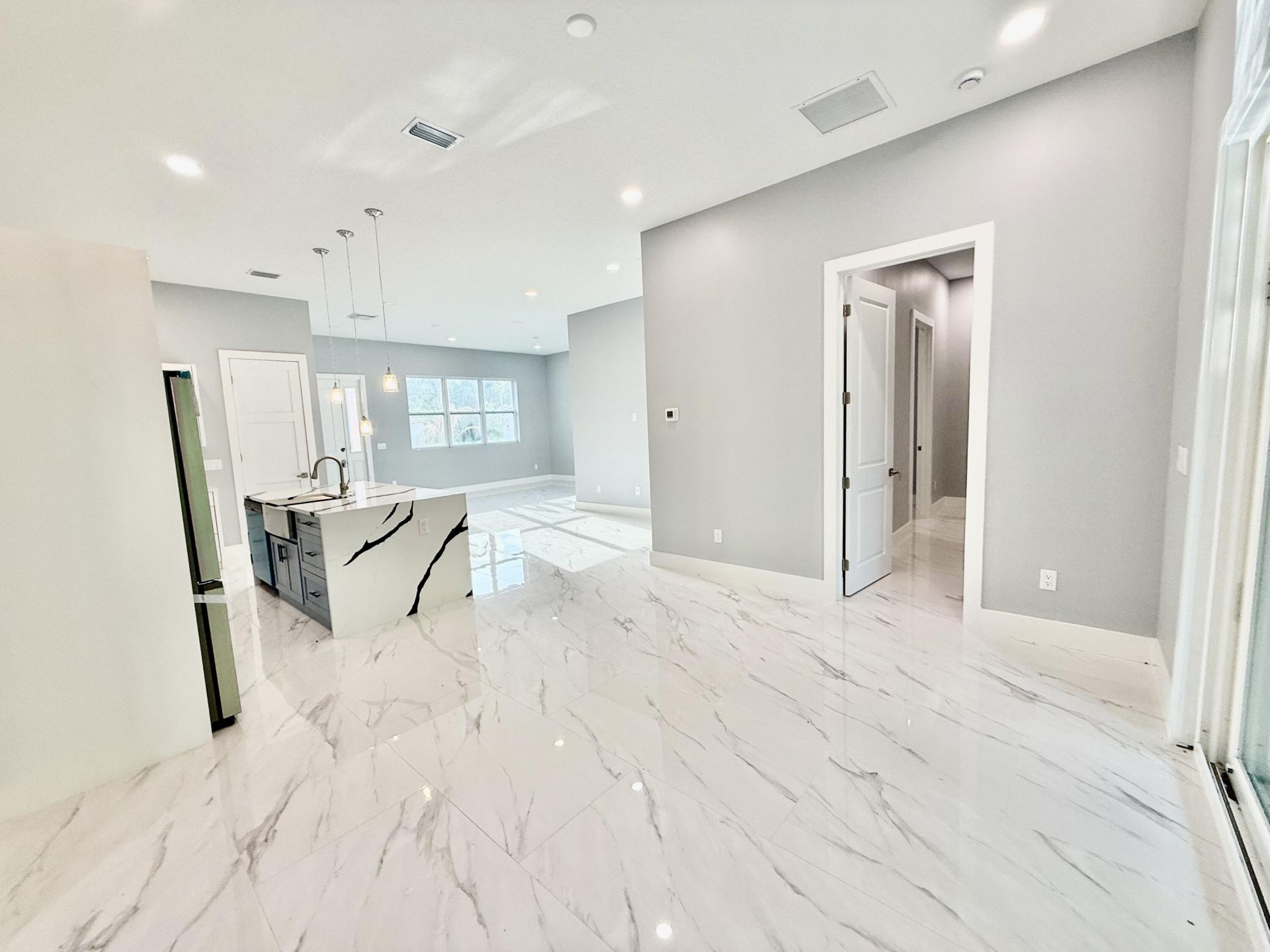660 NE Moss Rose Place, Port Saint Lucie, FL 34983 Photo