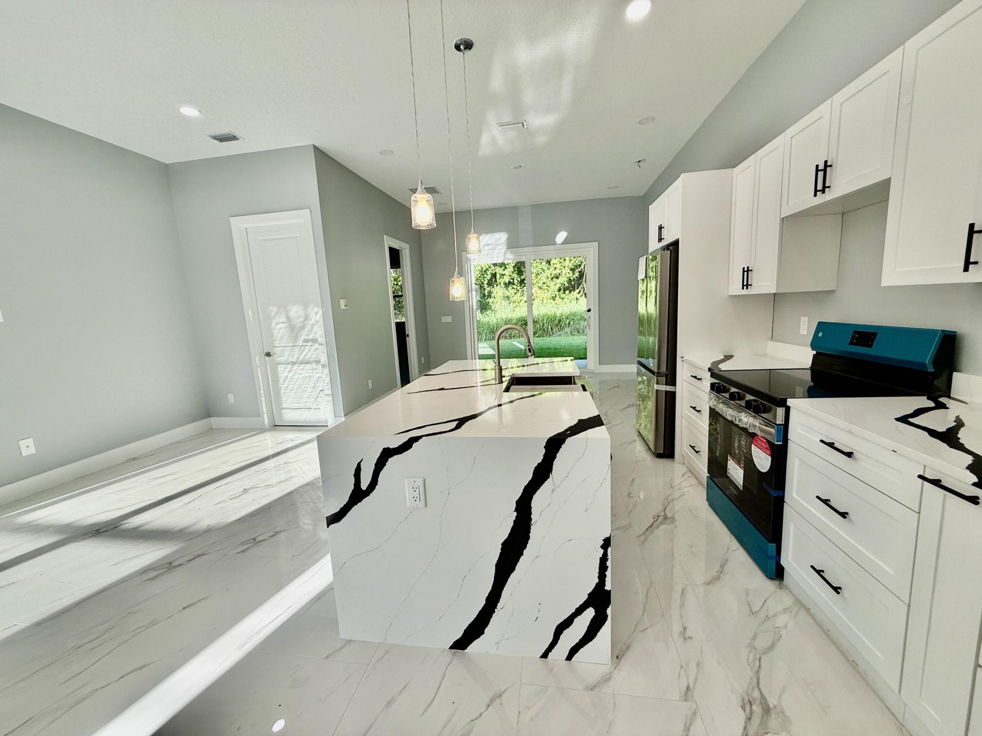 660 NE Moss Rose Place, Port Saint Lucie, FL 34983 Photo