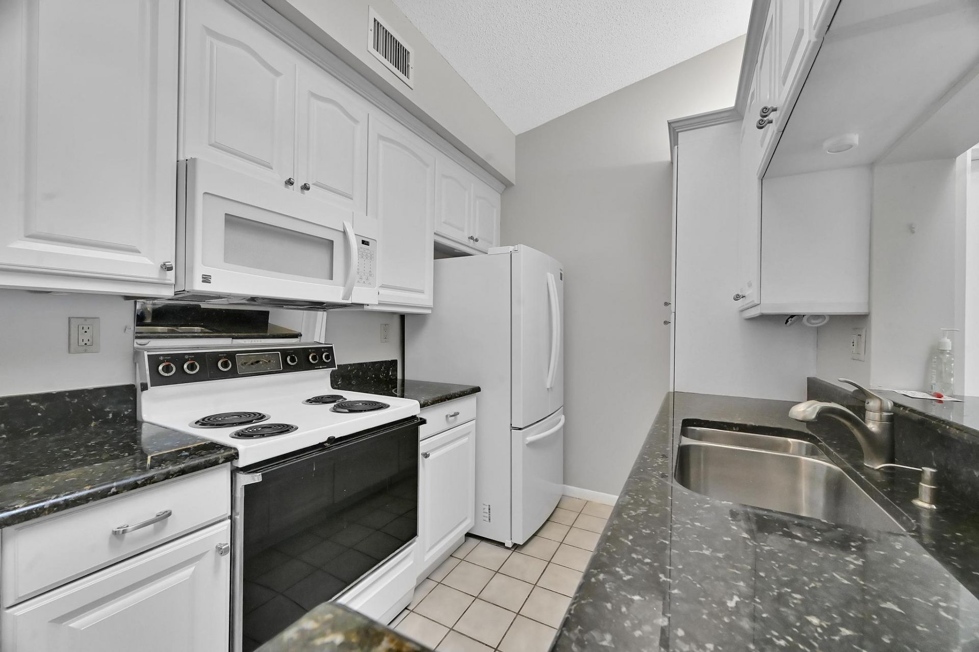 2516 SE Anchorage Cove, Unit H-3, Port Saint Lucie, FL 34952 Photo