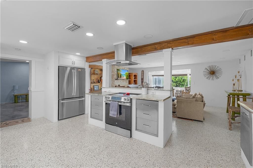 5387 Marina Dr, Bokeelia, FL 33922 Photo