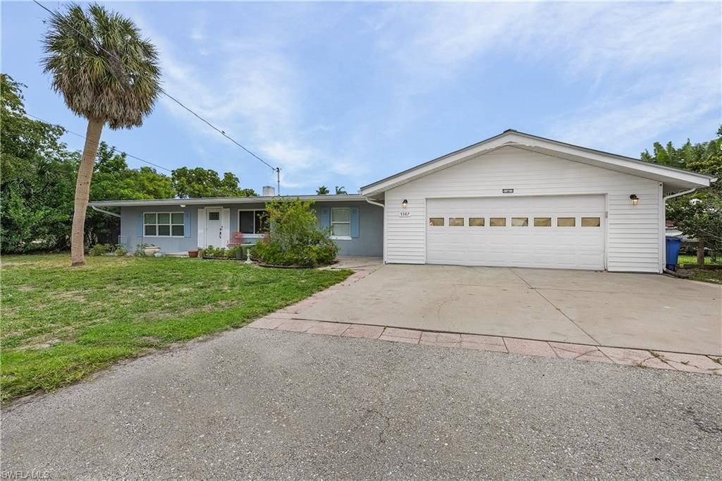 5387 Marina Dr, Bokeelia, FL 33922 Photo