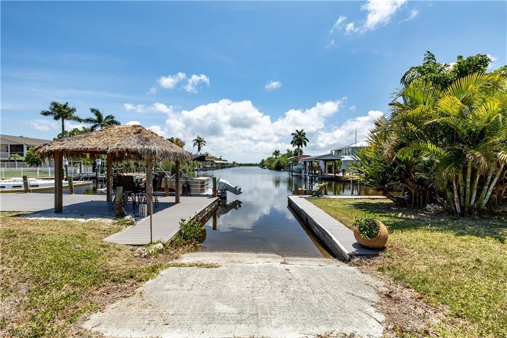 5387 Marina Dr, Bokeelia, FL 33922 Photo
